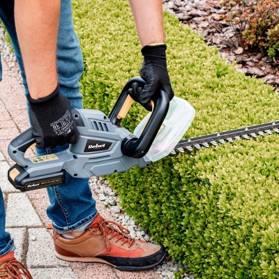 Akumulátorové nožnice na živý plot 20V 2Ah REBEL TOOLS bez bat.