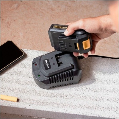 Akumulátor 20V 2Ah REBEL TOOLS Akumulátor 20V 2Ah REBEL TOOLS