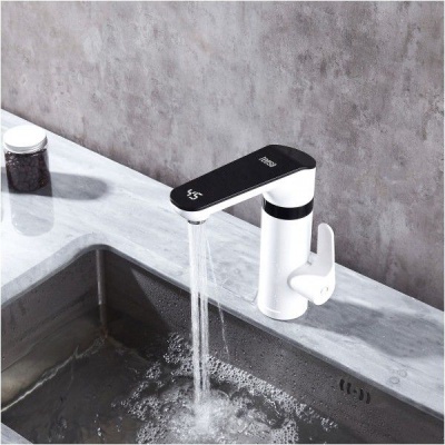 Prietokový ohrievač vody biely TEESA