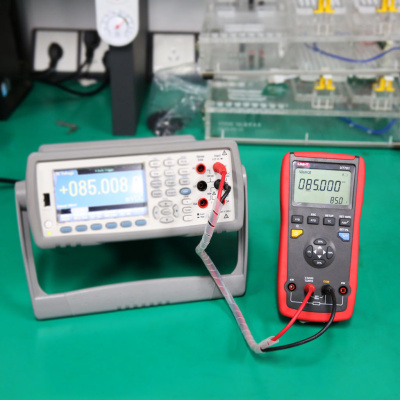 Kalibrátor teploty Uni-T UT701